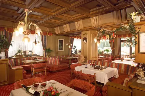 Hotel Astor Suites - logies en ontbijt in Sëlva - Wolkenstein in Gröden - Selva di Val Gardena — foto 5