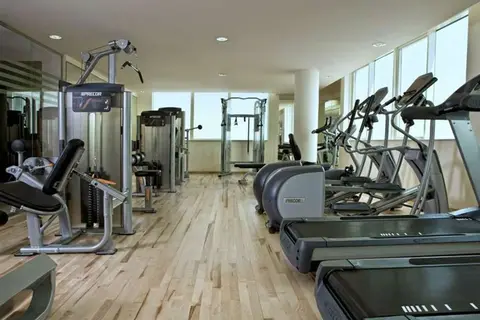 Ramada by Wyndham Downtown Abu Dhabi in الزَّاهية — foto 14