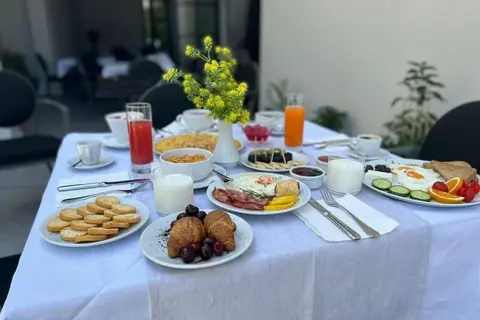 Rozafa Palace Hotel in Saranda — foto 17
