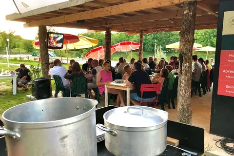Camping Les Lacs D Armagnac in Bretagne-d'Armagnac — foto 11