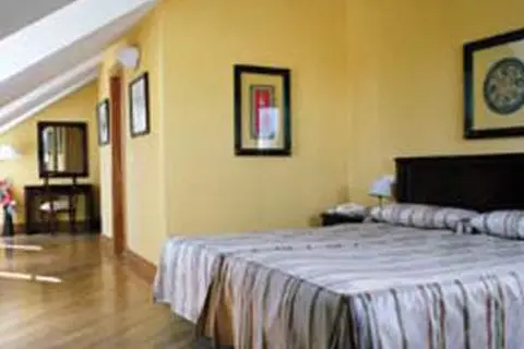 Hotel Miranda & Suizo in San Lorenzo de El Escorial — foto 18