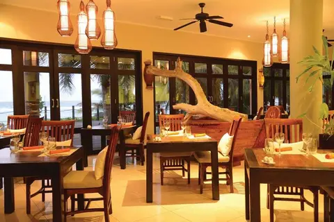 DoubleTree Resort & Spa by Hilton Hotel Seych in Anse Forbans — foto 11