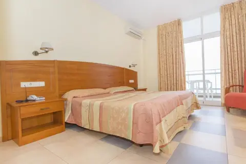 Hotel Tres Anclas in Gandia — foto 13