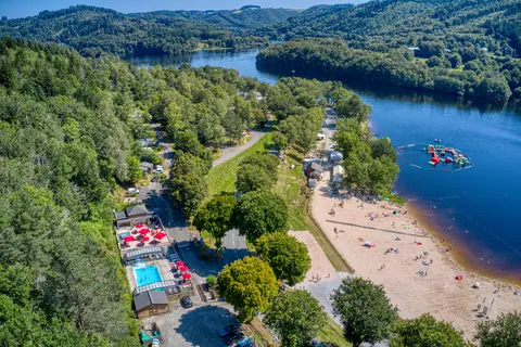 Flower Camping La Plage in Treignac