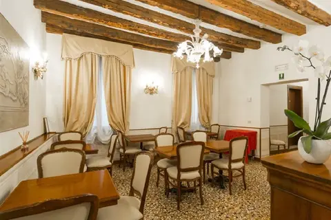 Palazzo Guardi in Venetië, foto 3