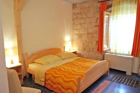 Tragos in Trogir — foto 2