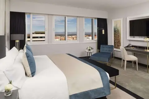 Melia Castilla in Madrid — foto 13