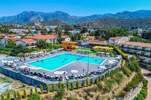 Riverside Garden Resort in Alsancak — foto 2