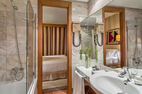 Hotel H10 Tribeca in Madrid — foto 11