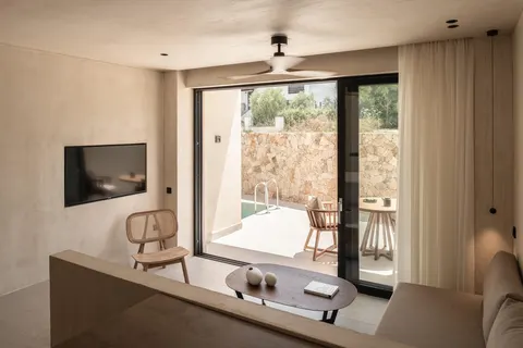 Seven Rocks in Pallini Municipal Unit — foto 5