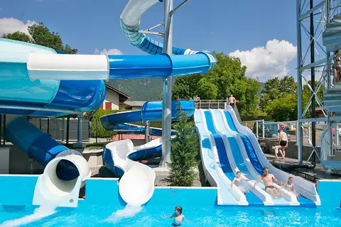 Camping Les Fontaines in Lathuile