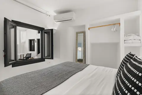 Mill Houses New Elegant Suites in Santorini Yachting Club, foto 25