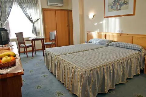 Hotel Puerta de Segovia in La Lastrilla — foto 27