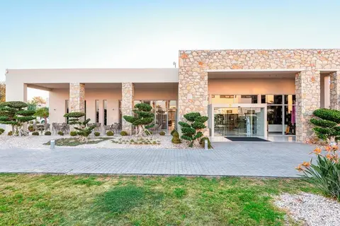 Akti Coast Club Hotel in Μαρμάρι