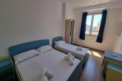 Blue Amr in Durrës — foto 3