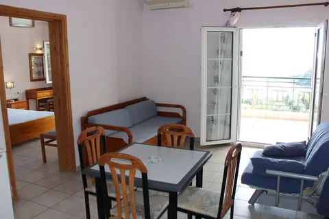 Fly & Go Enjoy Lichnos Bay Village in Αγία Κυριακή — foto 17