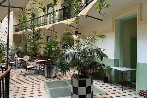 Peninsular in Barcelona — foto 30