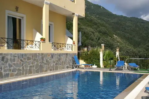 Alonakia in Άγιος Γόρδιος — foto 3