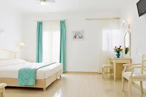 Kamari Hotel in Πλατύς Γιαλός — foto 13
