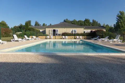 Vakantiepark Hameaux De Miel in Beynat — foto 9
