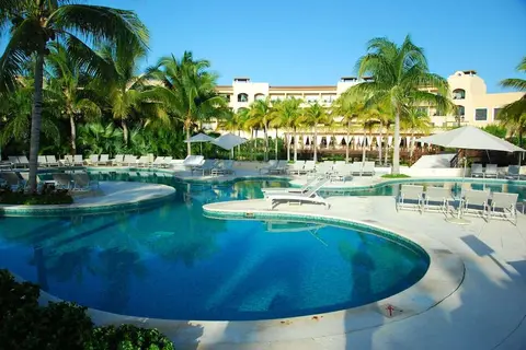 Hacienda Tres Rios in Playa del Carmen