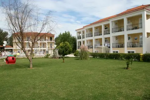Village Inn Studios & Appartementen in Laganas Municipal Unit, foto 23