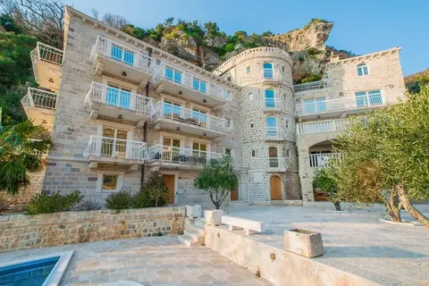 Pietra Mare Apartments in Petrovac na Moru