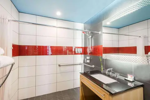 Tryp by Wyndham New York Times Square South in New York — foto 25