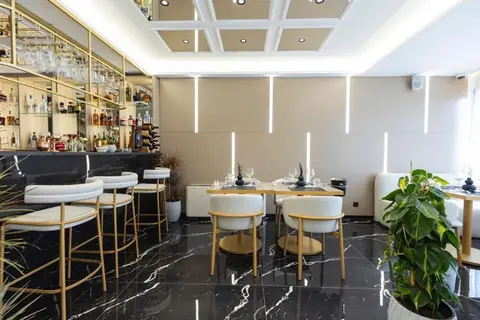 Destiny Hotel in Tirana — foto 4