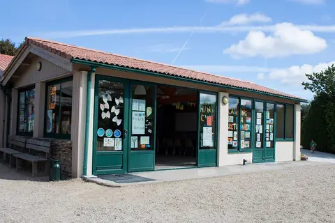 Camping La Bretonnière in Saint-Julien-des-Landes — foto 13