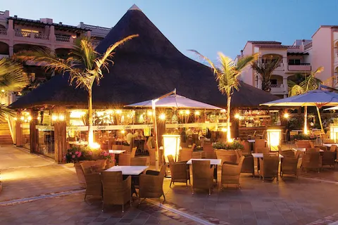 Ramada Hotel & Suites by Wyndham Costa del Sol foto 31