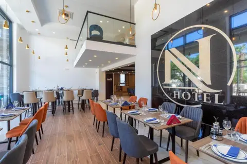 N Hotel in Sutomore — foto 10