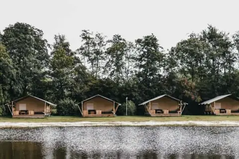 Vodatent Vakantiepark De Kleine Wielen in Leeuwarden — foto 9