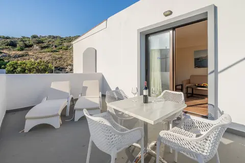 Ladiko Suites Faliraki in Δήμος Ρόδου — foto 2