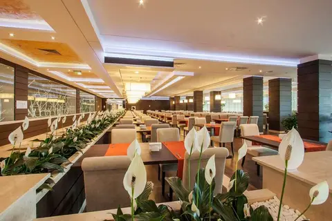 International Hotel Casino & Tower Suites in СПА център Ривиера Бийч — foto 7