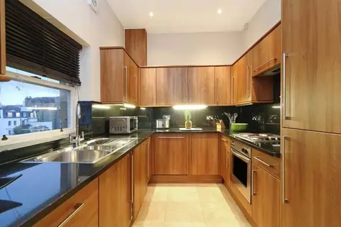 Queensgate Court Appartementen in Londen, foto 26