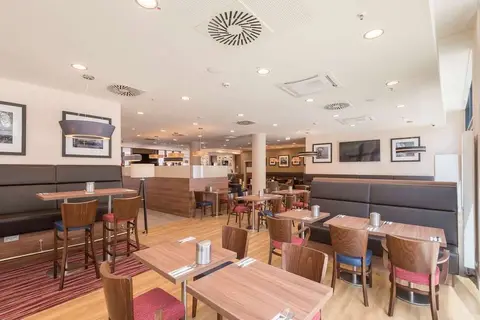 Hampton by Hilton Hamburg City Centre in Hamburg — foto 14