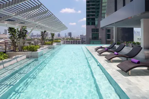 Mode Sathorn in Bangkok — foto 13