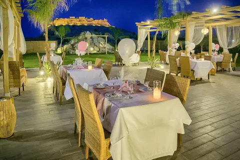Alia Luxury Suites & Spa Beachfront Hotel in Χαράκι — foto 11