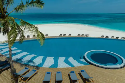Avani+ Fares Maldives Resort in Fares Island — foto 4