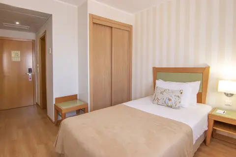 Luna Esperança Centro Hotel in Almada — foto 21