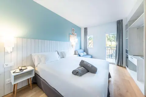 Barceló Ponent Beach in Cala Ferrera — foto 30