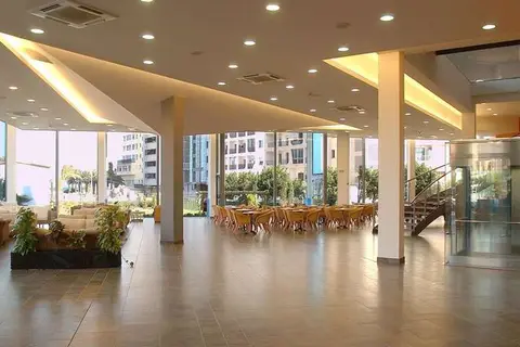 Aparthotel Xon's Playa in Castelló d'Empúries — foto 8