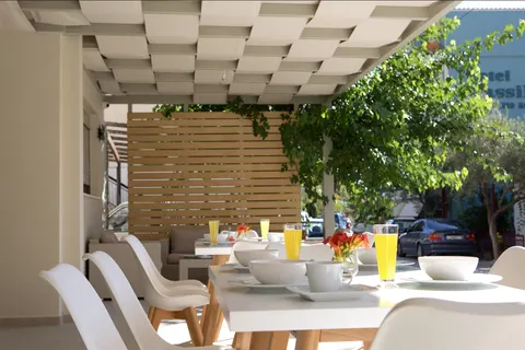 Grand TheoNi Hotel Suites & Spa in Municipal Unit of Apollonioi — foto 3