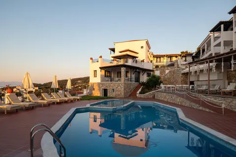 Atrium of Alonissos in Patitiri — foto 22