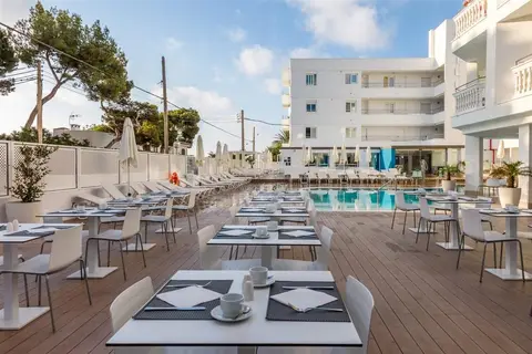 Hotel Triton Beach in Cala Ratjada — foto 8