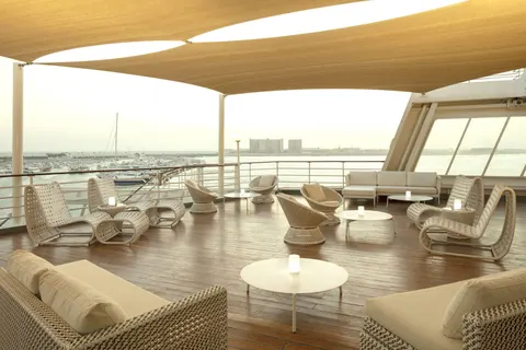 Queen Elizabeth 2 Hotel in دبي — foto 18