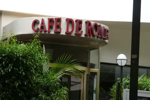 Café de Rome Business Hotel in Dakar