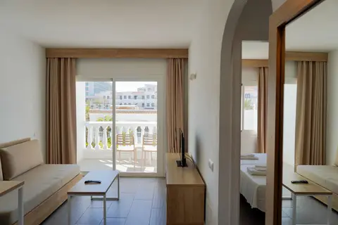 ENDLSS Beach & Discohotel in Cala de Bou, foto 15