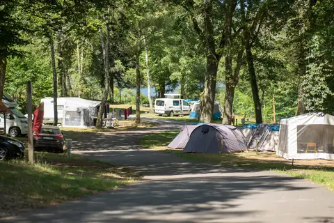 Flower Camping La Plage in Treignac — foto 26